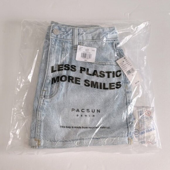 PacSun - Ladies, Low-Rise Denim Mini Skirt - Medium Indigo. Size: 24(US). (1603) - Picture 2 of 11